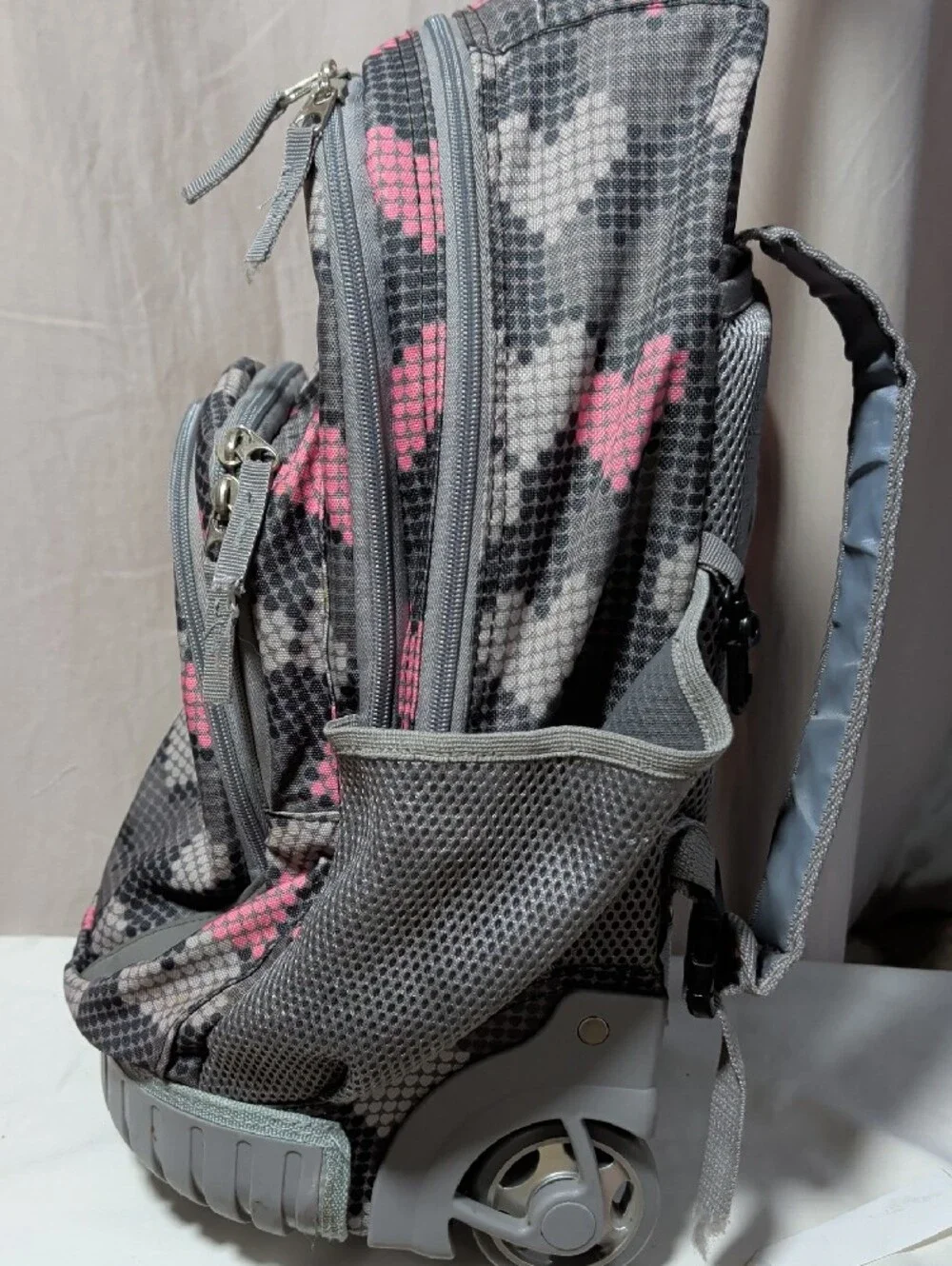 Tilami Girls Gray & Pink Heart Print Backpack With Wheels And Pull Handle